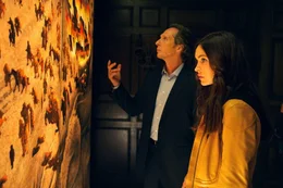New York wird vom sogenannten "Foot Clan" bedroht. Der Industrielle Eric Sacks (William Fichtner, l.) und auch Reporterin April (Megan Fox, r.) wollen dem Clan auf die Spur kommen. Da tauchen pl&ouml;tzlich vier humanoide Schildkr&ouml;ten auf und stellen sich der Verbrecherbande in den Weg ...