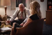 Megyn Kelly (Charlize Theron) wei&szlig; aus eigener Erfahrung, dass sie bei einem Vieraugengespr&auml;ch mit ihrem Chef Roger Ailes (John Lithgow), zumal in dessen B&uuml;ro, auf der Hut sein muss.