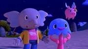 Mamfie, Takolo und Pinkie wollen, dass auch Mo die Glühwürmchen-Show sehen kann. Mamfie, Takolo und Pinkie wollen, dass auch Mo die Glühwürmchen-Show sehen kann.