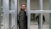 Andreas Knieriem, Direktor Tierpark Berlin, inspiziert die Baustelle der Elefantenanlage.