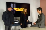 Otto (Florian Martens, l.) und Linett (Stefanie Stappenbeck, M.) erfahren von Ron Williams (Hyun Wanner, r.), dass er und Bahira vor deren Tod ein angespanntes Angestelltenverhältnis hatten. Otto (Florian Martens, l.) und Linett (Stefanie Stappenbeck, M.) erfahren von Ron Williams (Hyun Wanner, r.), dass er und Bahira vor deren Tod ein angespanntes Angestelltenverhältnis hatten.
