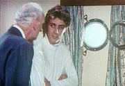 Einsfestival GOLDRAUB IN LONDON, "L`oro di Londra", Italienischer Spielfilm von 1968, Regie, Billy Moore, am Samstag (28.04.12) um 13:50 Uhr. Besorgt macht Frankie (Stewart May) seinen Chef der Schmugglerbande (John Karlsen) auf ein sich n&auml;herndes Polizeiboot aufmerksam.