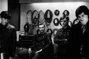 Von links: Steve Morris (Harry Treadaway), Peter Hook (Joe Anderson), Bernard Sumner (James Anthony Pearson) und Ian Curtis (Sam Riley). Mitte der 70er Jahre gr&uuml;nden sie eine Band, die bald f&uuml;r Furore sorgen wird.