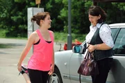 Um Toms Anspr&uuml;chen zu gen&uuml;gen, beginnt Kathi Sport zu treiben. Von links: Katharina Benninger (Carina Dengler) und Monika Vogl (Christine Reimer).