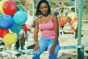 Amanda Bentley-Livingston (Victoria Rowell)