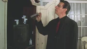 Eine 16-j&auml;hrige Turnerin wurde misshandelt und tot aufgefunden. Bei den Ermittlungen findet Detective John Munch (Richard Belzer) pornografische Aufnahmen des M&auml;dchens.