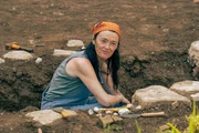 Die Arch&auml;ologin Mallory Bell (Bronagh Gallagher), eine Bekannte von Sylvia aus der Studienzeit, f&uuml;hrt Ausgrabungen am Castello di Monterosa durch.