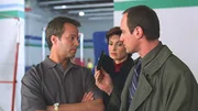 Eine junge Turnerin wird schwer misshandelt und tot aufgefunden. Detective Olivia Benson (Mariska Hargitay) und Detective Elliot Stabler (Christopher Meloni, r.) befragen zun&auml;chst Ilya Korska (Philip Casnoff), den strengen und barschen Trainer des M&auml;dchens.