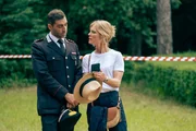 Immer wieder kreuzen sich die Wege von Sylvia Fox (Emilia Fox) und Capitano Giovanni Riva (Giovanni Cirfiera).