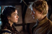 Kathrin (Anna Bederke) warnt Till Eulenspiegel (Jacob Matschenz) vor Wüllenwever und seinen Soldaten. Kathrin (Anna Bederke) warnt Till Eulenspiegel (Jacob Matschenz) vor Wüllenwever und seinen Soldaten.
