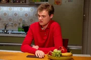Philipp (Philipp Schneider) ist entsetzt, als Sarah spontan seine Antwort an ServusSingle-Match Aurelia schickt.
