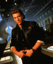 Max Walker (Jean-Claude Van Damme) geh&ouml;rt zu einer Spezialeinheit der Timecops, die daf&uuml;r sorgen, da&szlig; niemand die Zeitmaschine mi&szlig;braucht, mit der es m&ouml;glich ist, unbeschadet in die Vergangenheit zu reisen.
