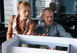 Yuppies bei der Arbeit: Tina (Katja Weitzenb&ouml;ck) und Laurens (Peter Sattmann) planen ihre Espressobar.