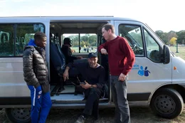 L-R: Dylan (Bryan Mialoundama), Bruno Haroche (Vincent Cassel) und Malik (Reda Kateb)