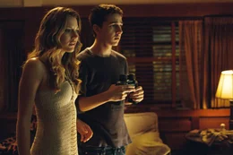 L-R: Ashley (Sarah Roemer), Kale (Shia LaBeouf)