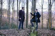Andreas (Tom Schilling, r.) versucht, David (David Kross) auszufragen, weil er denkt, dieser stecke mit der Teamleitung unter einer Decke.