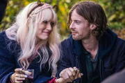 James (Luke Treadaway) mit seiner Nachbarin Betty (Ruta Gedmintas).