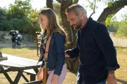 Sara Vilar (Ma&iuml;ra Schmitt), Paul Vilar (Philippe Bas)