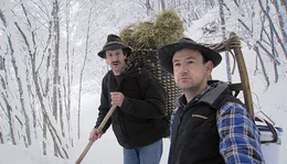 Bauer Josef Zl&ouml;bl und Sohn auf dem Weg zu ihren Schafen.
