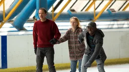 Malik (Reda Kateb, l.) und Dylan (Bryan Mialoundama, r.)