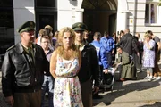 Rückblick in ihr vergangenes Leben: Nina (Maria Wedig, vorne M.) ... Rückblick in ihr vergangenes Leben: Nina (Maria Wedig, vorne M.) ...