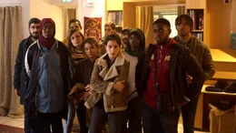 Alo&iuml;se Sauvage (Shirelle, m.), Djibril Yoni (Fabrice, 2.v.r.)