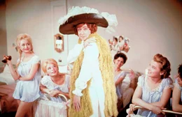 Graf Bobby von Pinelski (Peter Alexander)