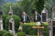 L-R: Hubert (Christian Tramitz) und Staller (Helmfried von Lüttichau) L-R: Hubert (Christian Tramitz) und Staller (Helmfried von Lüttichau)