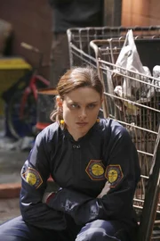 Dr. Brennan (Emily Deschanel)