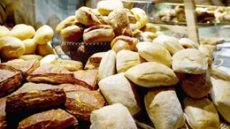 Was darf ein gutes Handwerksbr&ouml;tchen kosten? Was sind uns Qualit&auml;tsbr&ouml;tchen wert?  +++ Die Verwendung des sendungsbezogenen Materials ist nur mit dem Hinweis und Verlinkung auf RTL+ gestattet. +++; Was darf ein gutes Handwerksbr&ouml;tchen kosten? Was sind uns Qualit&auml;tsbr&ouml;tchen wert?  +++ Die Verwendung des sendungsbezogenen Materials ist nur mit dem Hinweis und Verlinkung auf RTL+ gestattet. +++