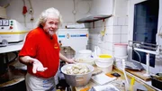 B&auml;cker Harald Metscher backt zum letzten Mal f&uuml;r seine Kunden. Ab morgen ist die Traditionsb&auml;ckerei in Langenweddingen geschlossen.  +++ Die Verwendung des sendungsbezogenen Materials ist nur mit dem Hinweis und Verlinkung auf RTL+ gestattet. +++; B&auml;cker Harald Metscher backt zum letzten Mal f&uuml;r seine Kunden. Ab morgen ist die Traditionsb&auml;ckerei in Langenweddingen geschlossen.  +++ Die Verwendung des sendungsbezogenen Materials ist nur mit dem Hinweis und Verlinkung auf RTL+ gestattet. +++