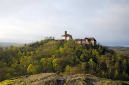 Im 19. Jahrhundert wird die Wartburg mit dem Wartburgfest zum Symbol nationaler Einheit und des Strebens nach Freiheit.