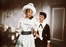 L-R: Carlotta Ramirez (Maria Sebaldt), Mona (Helly Servi)