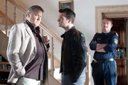 SOKO Kitzbühel Staffel 12 Folge 13 Am Tatort: Christine Klein als Dr. Haller, Ferry Oellinger als Kroisleitner, Eva Lorenzo als Maria Fuentes-Calderon. SOKO Kitzbühel Staffel 12 Folge 13 Am Tatort: Christine Klein als Dr. Haller, Ferry Oellinger als Kroisleitner, Eva Lorenzo als Maria Fuentes-Calderon.