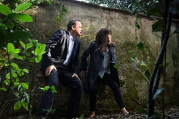 Robert Langdon (Tom Hanks), Dr. Sienna Brooks (Felicity Jones).