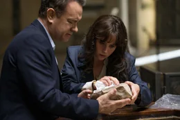 In einer neuen Buchverfilmung des Autors Dan Brown versuchen Robert Langdon (Tom Hanks) und Sienna Brooks (Felicity Jones) mit Hilfe von ausgelegten Hinweisen einem R&auml;tsel auf die Spur zu kommen und damit die Welt vor einer Katastrophe zu retten...