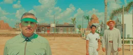 vorne: motel manager (Steve Carell)