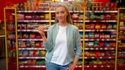 Instantnudeln schon im Shop essen? Pia Osterhaus probiert's aus - vor Ort in einem Asia Convenience Store in Berlin. Instantnudeln schon im Shop essen? Pia Osterhaus probiert's aus - vor Ort in einem Asia Convenience Store in Berlin.