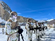 Die Französische Fremdenlegion trainiert auf 2500 Metern Höhe in den Alpen. Die Französische Fremdenlegion trainiert auf 2500 Metern Höhe in den Alpen.