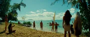 Die Inselbewohner winken den Voyagern zum Abschied, während diese sich auf ihre neue Reise begeben. Die Inselbewohner winken den Voyagern zum Abschied, während diese sich auf ihre neue Reise begeben.