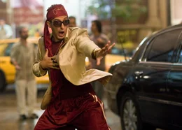 Zohan ist der beste Geheimagent Israels. Als sein &auml;rgster Widersacher, der Terrorist das Phantom (John Turturro), immer wieder per Gefangenenaustausch freikommt, beschlie&szlig;t er, Friseur in New York zu werden ...