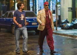 Um einem rassistischen Immobilienhai das Handwerk legen zu k&ouml;nnen, m&uuml;ssen die einstigen Feinde, der israelitische Ex-Superagent Zohan (Adam Sandler, l.) und der pal&auml;stinensische Terrorist Phantom (John Turturro, r.), an einem Strang ziehen. Kein leichtes Unterfangen ...