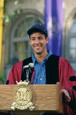 Weil sein Vater ihn f&uuml;r einen Taugenichts h&auml;lt und ihn bei der Nachfolge f&uuml;r die Leitung seiner Hotel-Kette &uuml;bergeht, beschlie&szlig;t der 27-j&auml;hrige Billy (Adam Sandler), wieder zur&uuml;ck in die Schule zu kehren ...