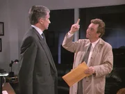 Lt. Columbo (Peter Falk, re.) kann Wade Anders (George Hamilton) beweisen, wer der M&ouml;rder ist.