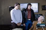(v.l.): Howie Munson (Douglas Barr), Colt Seavers (Lee Majors) und John Cramer (Eddie Albert). (v.l.): Howie Munson (Douglas Barr), Colt Seavers (Lee Majors) und John Cramer (Eddie Albert).