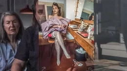 Elfie Semotan schaut sich ihre Fotos am Computer an.