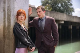 Margot (Anya Taylor-Joy) und Tyler (Nicholas Hoult)  +++ Die Verwendung des sendungsbezogenen Materials ist nur mit dem Hinweis und Verlinkung auf RTL+ gestattet. +++