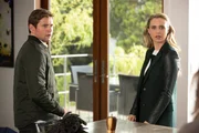 Ariel Reznik (Allen Leech) und Dr. Morgan Reznick (Fiona Gubelmann) Ariel Reznik (Allen Leech) und Dr. Morgan Reznick (Fiona Gubelmann)