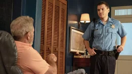 Cardillo (Emile Hirsch, re.) bekommt unerwartete Unterst&uuml;tzung von dem Ex-Cop Ray (Mel Gibson, li.); Cardillo (Emile Hirsch, re.) bekommt unerwartete Unterst&uuml;tzung von dem Ex-Cop Ray (Mel Gibson, li.)