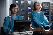Dr. Shaun Murphy (Freddie Highmore) und Dr. Morgan Reznick (Fiona Gubelmann)